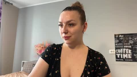 lucky_foryou_baby online show from April 27, 2026, 9:40 am