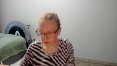 lucky_licky20 online show from December 3, 2024, 3:09 am