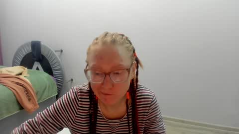 lucky_licky20 online show from December 4, 2024, 3:48 am