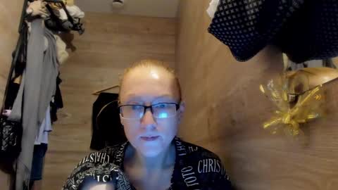 lucky_licky20 online show from December 27, 2024, 4:15 am