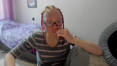 lucky_licky20 online show from February 19, 2025, 6:11 am