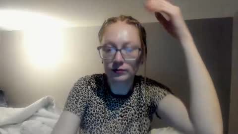lucky_licky20 online show from March 12, 2026, 4:18 am