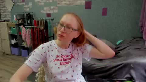Snapshot of lucky_licky20 chatting on April 17, 2026, 2:25 am lucky_licky20 online show from April 17, 2026, 2:25 am