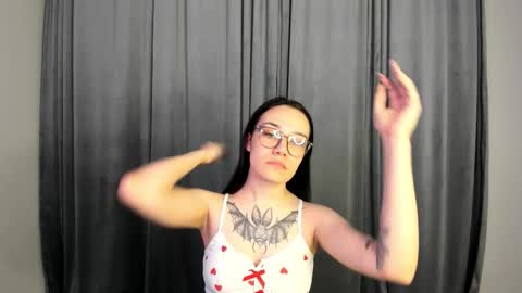 Leya online show from November 20, 2025, 4:12 am