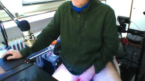 Snapshot of luckyfreak1 chatting on April 1, 2026, 1:41 pm call me Stefan online show from April 1, 2026, 1:41 pm