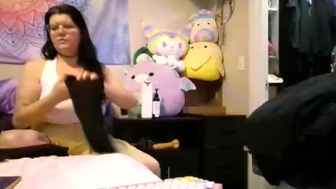 Jade online show from June 11, 2026, 3:26 am
