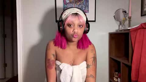 luckylaci777 online show from November 8, 2025, 5:18 am