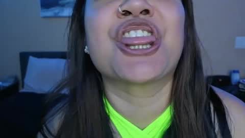 luckylee1992 online show from September 20, 2025, 3:40 am