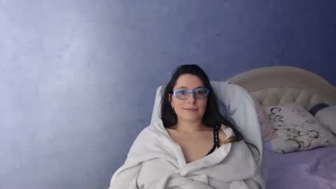 luckylinda23 online show from December 24, 2024, 7:44 pm