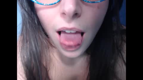 luckylinda23 online show from January 17, 2025, 4:36 pm