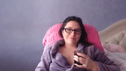 luckylinda23 online show from April 30, 2026, 9:15 am