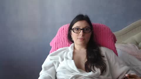 luckylinda23 online show from May 3, 2026, 9:26 am