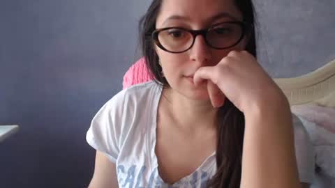 luckylinda23 online show from May 4, 2026, 1:18 pm