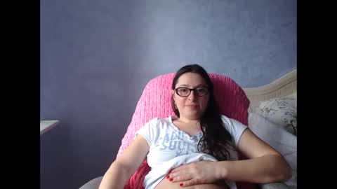 luckylinda23 online show from June 9, 2026, 11:55 am