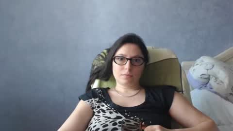 luckylinda23 online show from June 14, 2026, 9:44 am