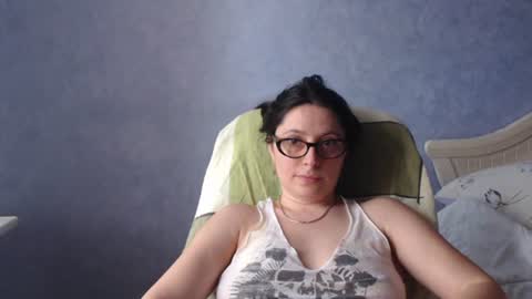luckylinda23 online show from June 15, 2026, 10:39 am