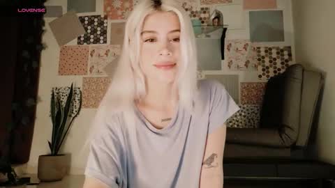 luckysapphire777 online show from March 21, 2026, 8:19 am