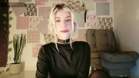 luckysapphire777 online show from April 28, 2026, 7:46 am