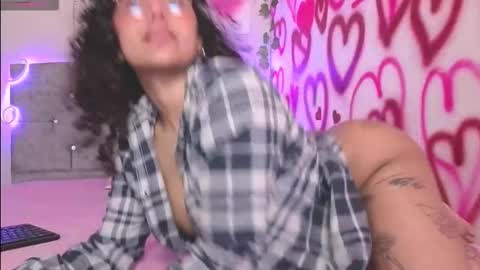 Luanis online show from November 16, 2025, 3:12 am