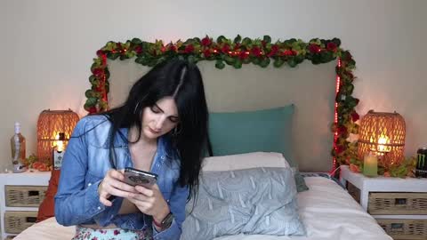 Lucy online show from December 25, 2024, 9:11 pm