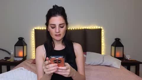 Snapshot of lucy1990xxx chatting on October 19, 2025, 8:42 pm Lucy online show from October 19, 2025, 8:42 pm