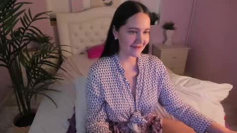 Laura online show from March 9, 2025, 3:01 am