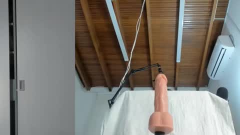 Lucy carterr  online show from September 10, 2025, 4:29 pm