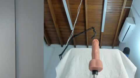 Lucy carterr  online show from September 11, 2025, 1:33 pm