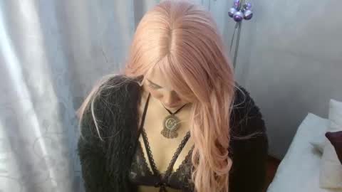 Im Lucy online show from December 15, 2025, 8:57 pm