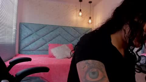 Snapshot of lucy_greys_ chatting on April 11, 2026, 2:43 pm Lucy Greys online show from April 11, 2026, 2:43 pm