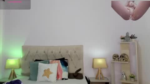 Snapshot of lucy_hot77 chatting on October 9, 2025, 9:46 pm Lucia online show from October 9, 2025, 9:46 pm