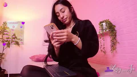 Snapshot of lucy_joi chatting on March 12, 2026, 4:18 am Luciana online show from March 12, 2026, 4:18 am