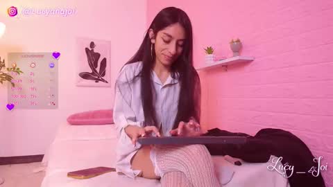 Snapshot of lucy_joi chatting on March 20, 2026, 2:27 am Luciana online show from March 20, 2026, 2:27 am