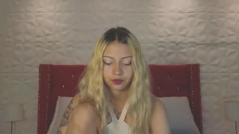 PINK online show from October 11, 2025, 4:49 pm