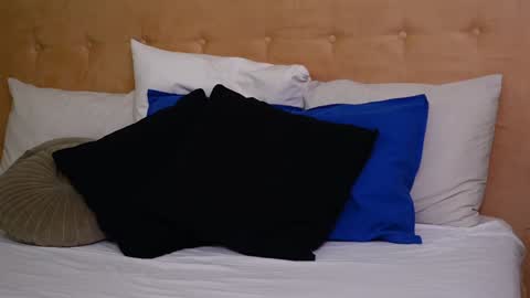 LucyAddison online show from December 6, 2024, 3:52 am
