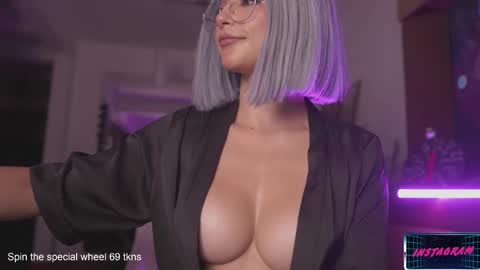 Snapshot of lucyallenx chatting on January 23, 2025, 12:46 am Lucy Alien online show from January 23, 2025, 12:46 am