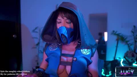 Snapshot of lucyallenx chatting on October 28, 2025, 7:27 pm Lucy Alien online show from October 28, 2025, 7:27 pm