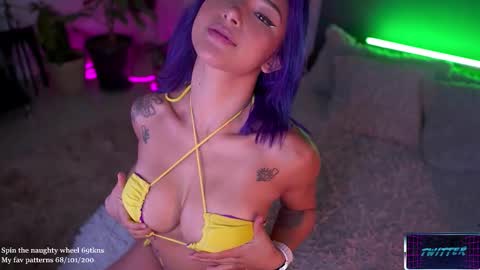 Snapshot of lucyallenx chatting on November 29, 2025, 1:47 pm Lucy Alien online show from November 29, 2025, 1:47 pm