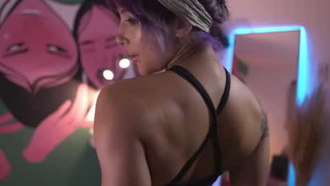 Lucy Alien  online show from July 27, 2026, 10:17 pm