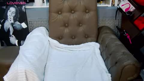 Snapshot of lucybelli chatting on September 22, 2025, 1:40 am LucyBelli online show from September 22, 2025, 1:40 am