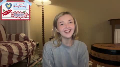 Snapshot of lucydelovely chatting on August 1, 2026, 11:47 pm Lucy online show from August 1, 2026, 11:47 pm