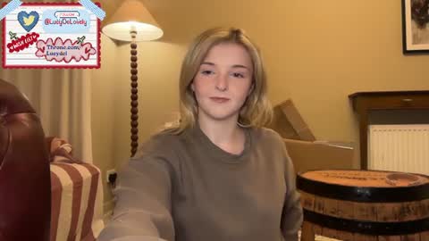 Snapshot of lucydelovely chatting on August 10, 2026, 12:04 am Lucy online show from August 10, 2026, 12:04 am