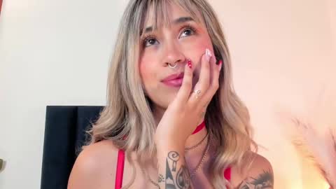 LucyJhonsonn online show from February 15, 2025, 4:58 am