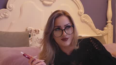 Snapshot of lucylexton chatting on January 12, 2025, 8:25 am Lucy Lexton online show from January 12, 2025, 8:25 am