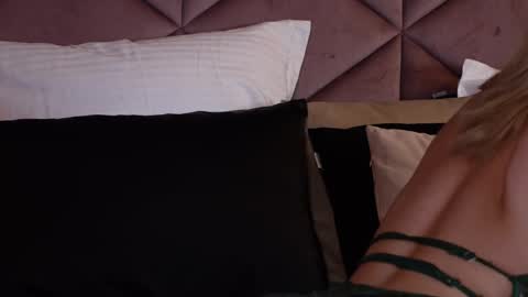 Snapshot of lucylexton chatting on March 6, 2025, 2:18 pm Lucy Lexton online show from March 6, 2025, 2:18 pm