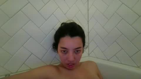 lucylitt25 online show from June 19, 2026, 6:01 pm