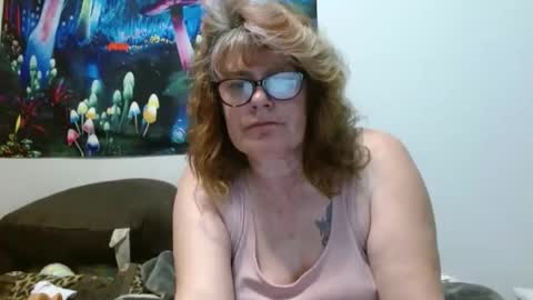 Snapshot of lucylling chatting on February 15, 2026, 12:14 pm lucylling online show from February 15, 2026, 12:14 pm
