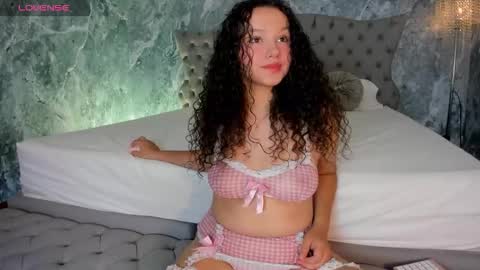 Snapshot of lucylovelyy1 chatting on September 20, 2025, 6:53 pm Lucy online show from September 20, 2025, 6:53 pm