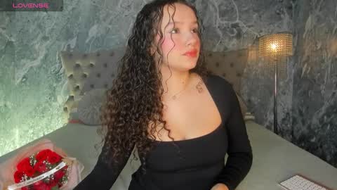 Snapshot of lucylovelyy1 chatting on October 19, 2025, 2:12 am Lucy online show from October 19, 2025, 2:12 am