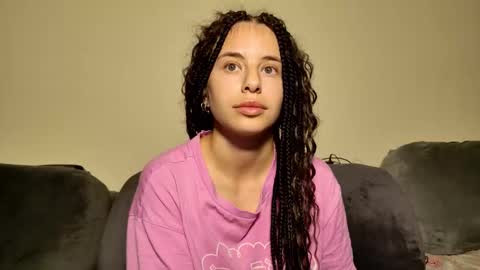 Snapshot of lucyrait chatting on September 15, 2025, 9:09 am Lucy online show from September 15, 2025, 9:09 am